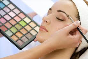 CERTIFICATE IN BEAUTICIAN